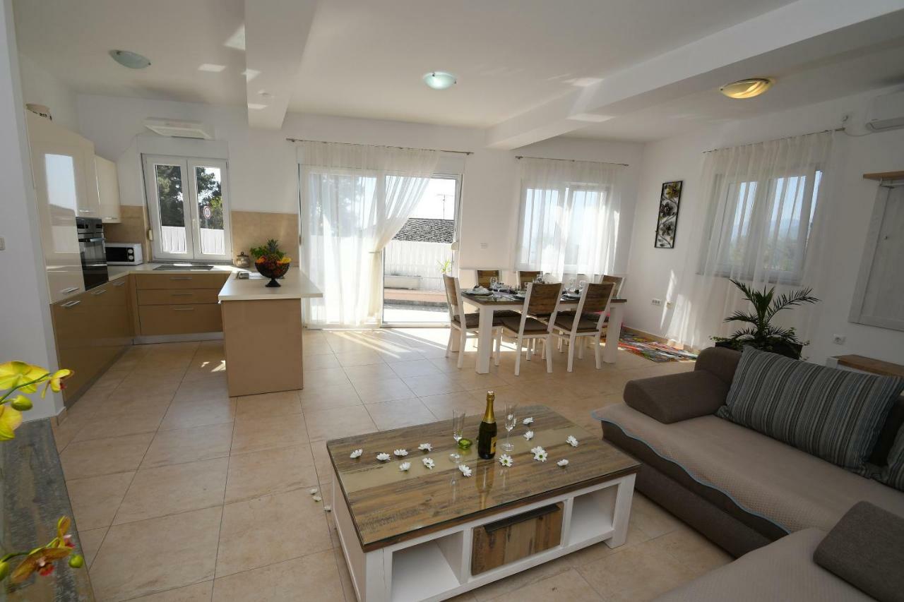 Apartment Libra With Sea View Opatija Exterior photo
